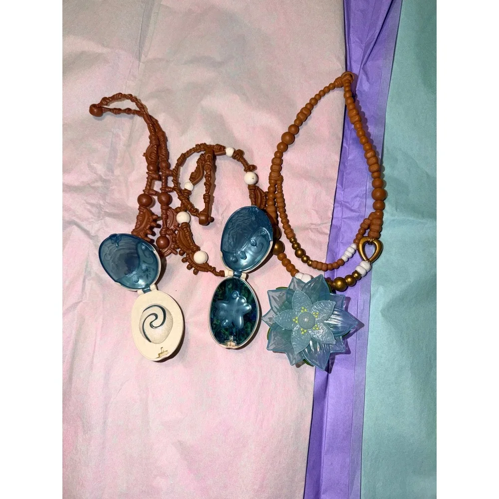 Lot Disney Moana Heart of Te Fiti & Raya Kumandra Flower Light Up Toy‎ Necklace